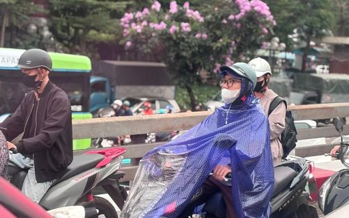 Người dân cần lưu ý các hiện tượng thời tiết cực đoan như dông lốc, sét. Ảnh minh họa: PV