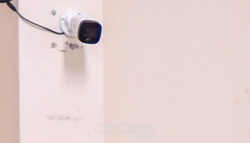 Phòng thi đặc biệt được bố trí đầy đủ camera giám sát, thiết bị ghi âm và giám thị hỗ trợ ghi lại câu trả lời do thí sinh đọc.