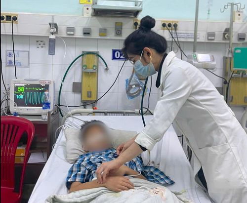 Bệnh nhi ngưng tim điều trị tại Bệnh viện Nhi Đồng 2. (Ảnh: BVCC)