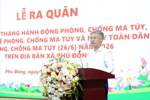 Phó Chủ tịch UBND xã Phù Đổng Nguyễn Văn Thuyết phát biểu tại buổi lễ. Ảnh: N.Sơn