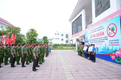 Ban Chỉ đạo phòng, chống ma túy xã Phù Đổng tổ chức lễ ra quân hưởng ứng Tháng hành động phòng, chống ma túy. Ảnh: N.Sơn