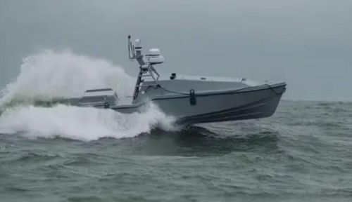 Nhờ sử dụng hệ thống liên lạc dự phòng và năng lực nhận thức thụ động, Corsair có thể "tự động phát hiện, theo dõi, bám sát và ngăn chặn mục tiêu trong môi trường tranh chấp và bị chặn liên lạc".