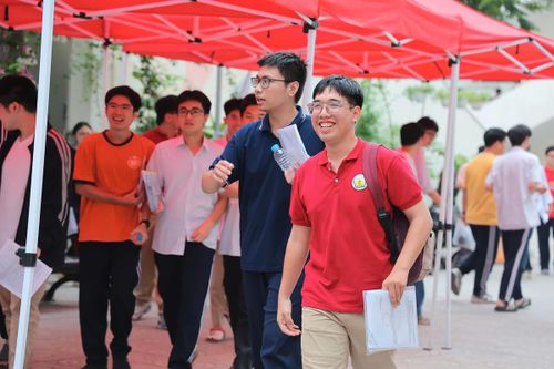 Nhiều em cho biết sẽ dành thời gian nghỉ ngơi, rà soát lại kiến thức để chuẩn bị cho các bài thi tự chọn diễn ra vào ngày 12/6.