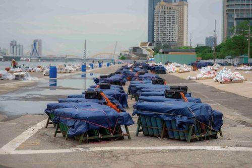 Thời tiết chiều 11.6 ở Đà Nẵng trời âm u, pháo hoa được được che đậy cẩn thận