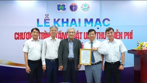Lễ khai mạc chương trình tầm soát ung thư miễn phí.