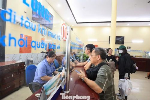 Các khu vực phòng chờ được nâng cấp khang trang, dịch vụ hành khách từng bước được cải thiện theo hướng hiện đại, góp phần nâng cao trải nghiệm đi tàu.