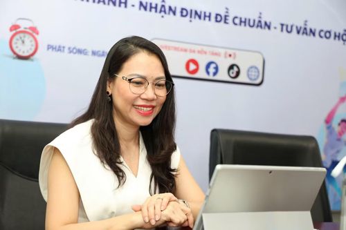 Thạc sĩ Trần Thúy Trâm Quyên chia sẻ áp lực với sĩ tử.