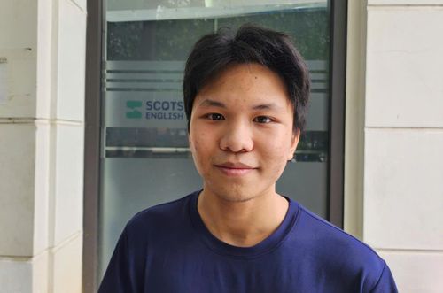 Tuấn Hiển, học sinh Trường THPT Khương Hạ (Hà Nội) đánh giá đề thi môn Ngữ văn có độ kho vừa phải.