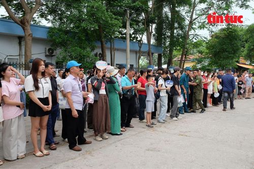 Các sĩ tử không đơn độc khi luôn có nhà trường, gia đình, các mạnh thường quân… đồng hành.