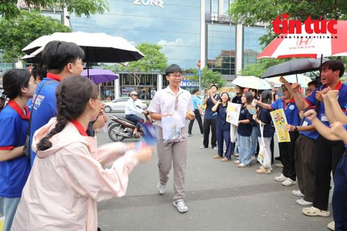 Trạm tiếp sức tinh thần này luôn khiến nhiều thí sinh quên đi căng thẳng.