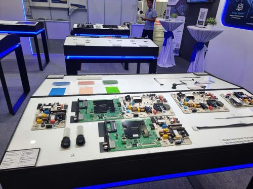 Một số công nghệ chip bán dẫn giới thiệu tại Triển lãm về công nghiệp phụ trợ.