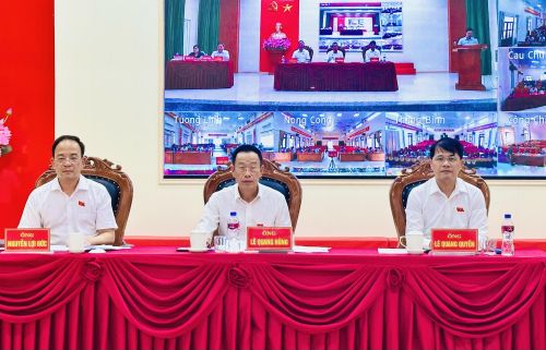Các đại biểu HĐND tỉnh Thanh Hóa tiếp xúc cử tri tại đơn vị bầu cử số 23.