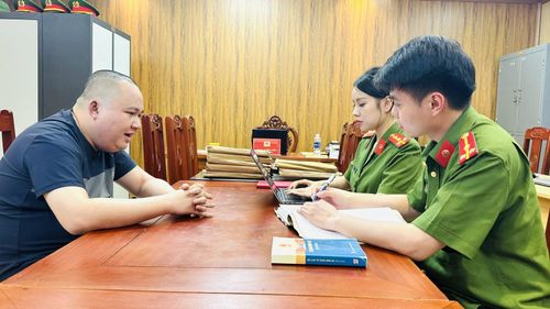 Đối tượng Lê Tuấn Anh làm việc với cơ quan điều tra.