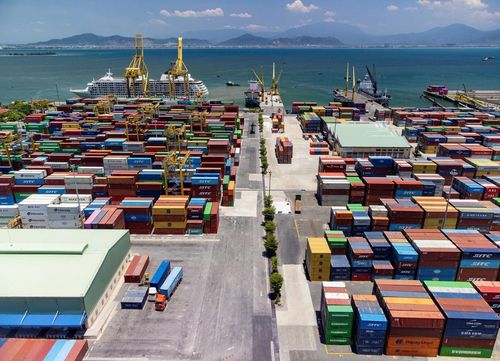 Bãi hàng container Cảng Tiên Sa. Ảnh: THÀNH LÂN