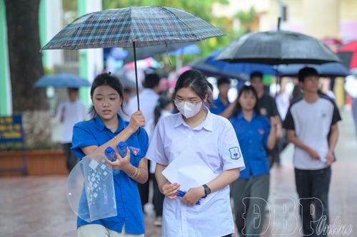 Cùng với đó là những lời động viên tinh thần, tiếp sức các sĩ tử trước kỳ thi quan trọng.