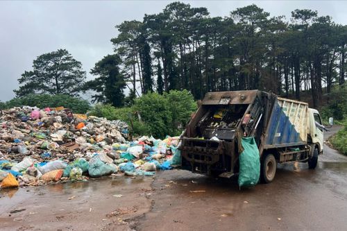 Việc nâng cao hiệu quả thu gom và xử lý là yêu cầu cấp thiết khi lượng chất thải không ngừng gia tăng