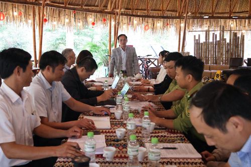 Đoàn làm việc tại Công ty Cổ phần du lịch dã ngoại Hodota Ankroet, thôn Đạ Nghịt, phường Lang Biang - Đà Lạt