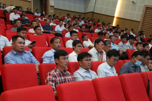 Các đại biểu tham dự hội nghị