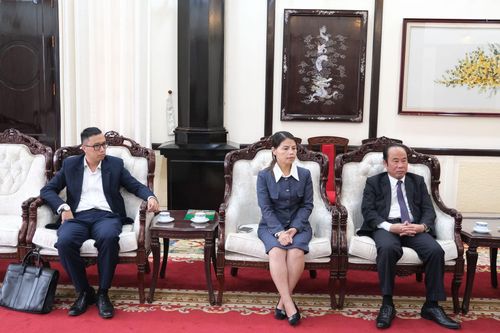 Đại diện lãnh đạo các sở, ngành dự buổi lễ