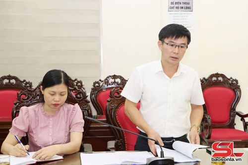 Lãnh đạo Đảng ủy xã Mường Bang phát biểu tại cuộc giám sát.