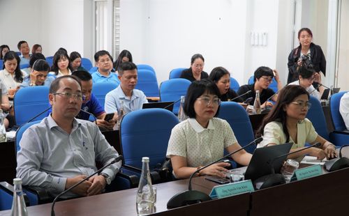 Đoàn công tác khảo sát tại Trung tâm Hỗ trợ Khởi nghiệp đổi mới sáng tạo TP. Đà Nẵng.
