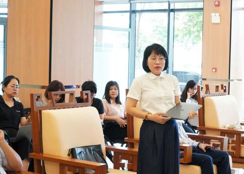 Bà Nguyễn Thị Hải Hằng, Giám đốc Trung tâm Truyền thông Khoa học và Công nghệ phát biểu.