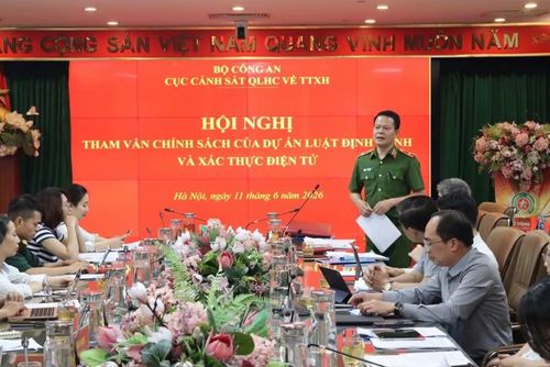 Toàn cảnh hội nghị.