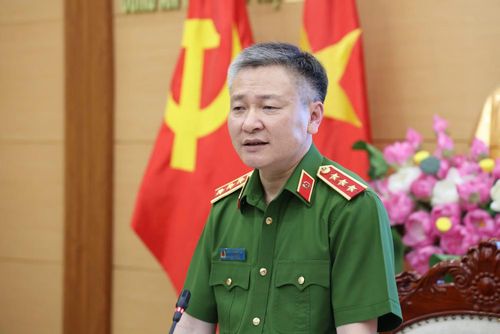 Thứ trưởng Nguyễn Ngọc Lâm phát biểu tại buổi làm việc.