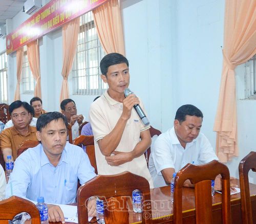 Cử tri Hồ Văn Son, ấp Cầu Đỏ, kiến nghị quan tâm đầu tư hệ thống điện và bổ sung trang thiết bị cho cơ sở y tế tuyến xã.
