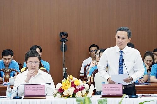 Phó Chủ tịch UBND thành phố Đồng Nai Lê Trường Sơn phát biểu tại Hội nghị.