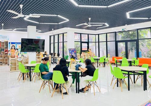 Khu vực phòng chờ được bố trí dành cho phụ huynh. Ảnh: PV