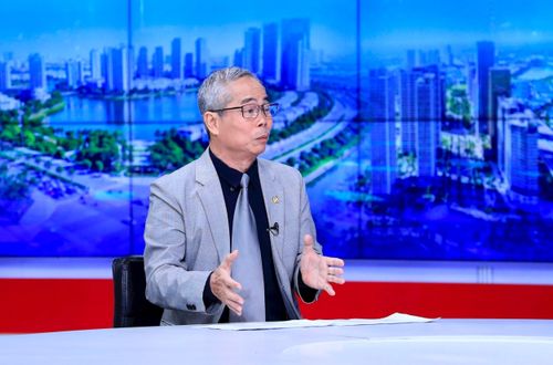 KTSTrần Huy Ánh trao đổi tại Chương trình. Ảnh: Quang Thái