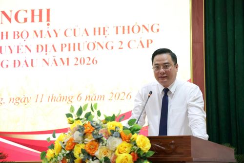 Bí thư Đảng ủy, Chủ tịch HĐND xã Tam Hưng Bùi Văn Sáng phát biểu tại hội nghị. Ảnh: Bình Minh