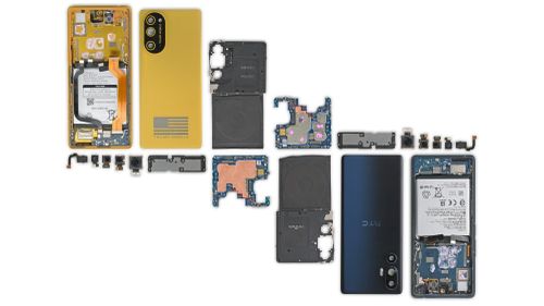 iFixit cho rằng việc tuyên bố T1 được lắp ráp tại Mỹ có thể chỉ là việc gắn một vài linh kiện nhỏ vào phần khung và màn hình đã được dán sẵn từ nước ngoài. Điều này không đủ tiêu chuẩn để được dán nhãn "Made in USA" theo quy định của FTC. Việc sử dụng pin từ Philippines thay vì Trung Quốc cho thấy sản lượng của T1 rất thấp. Ảnh: iFixit.