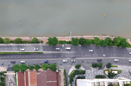 Đại lộ Võ Văn Kiệt cập theo kênh Tàu Hủ - Bến Nghé, đoạn qua phường Sài Gòn. Ảnh: Hồng Đạt - TTXVN