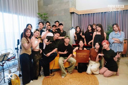 "Phòng khách 3 thế hệ" sẵn sàng thắp lửa yêu thương bằng âm nhạc