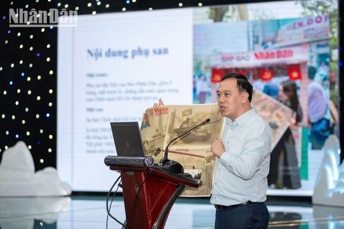 Nhà báo Ngô Việt Anh, Giám đốc Trung tâm Phát triển truyền thông (Báo Nhân Dân) chia sẻ kinh nghiệm của Báo Nhân Dân trong triển khai các sản phẩm truyền thông sáng tạo.