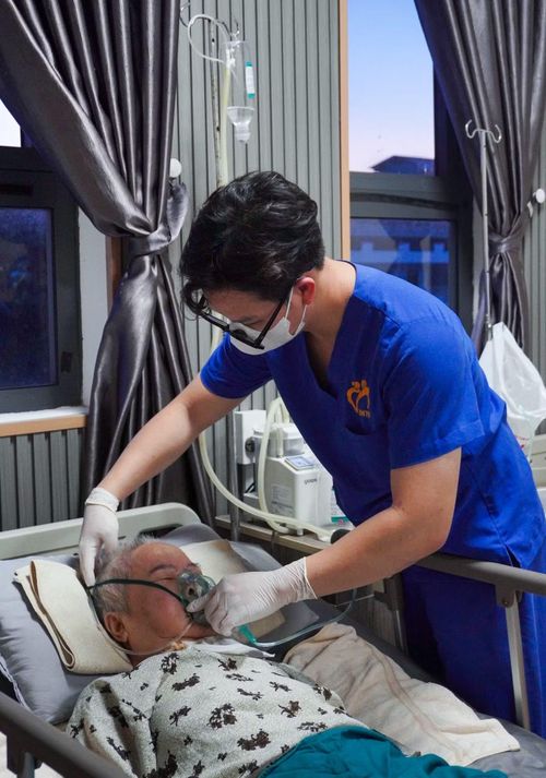Theo Trọng Nhật, việc chăm sóc người khác cũng đòi hỏi một “bản lĩnh” tương tự việc bước lên sàn đấu.