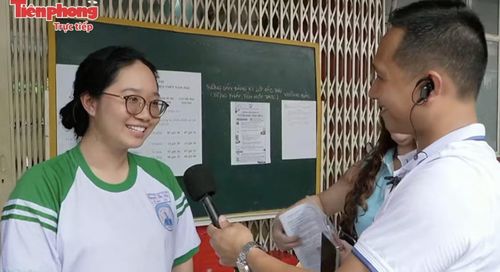 Ghi nhận của PV Tiền Phong tại điểm thi.