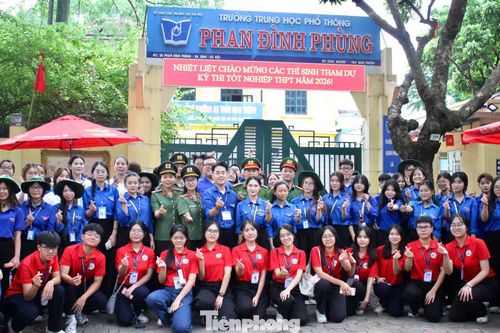 Theo đại diện Ban Thanh niên Bộ Tư lệnh Cảnh vệ, chương trình “Tiếp sức mùa thi” không chỉ là hoạt động đồng hành cùng thí sinh trong mùa thi mà còn là dịp để tuổi trẻ đơn vị phát huy tinh thần xung kích, trách nhiệm với cộng đồng, lan tỏa hình ảnh người chiến sĩ Công an nhân dân gần dân, trọng dân, vì Nhân dân phục vụ. Qua những hoạt động thiết thực, tuổi trẻ Bộ Tư lệnh Cảnh vệ tiếp tục khẳng định vai trò tiên phong của lực lượng thanh niên trong các phong trào tình nguyện, góp phần xây dựng hình ảnh người chiến sĩ Cảnh vệ bản lĩnh, nhân văn, tận tụy và trách nhiệm.