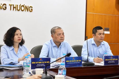 Theo lãnh đạo Cục Xuất nhập khẩu, nhập siêu đang tạo áp lực không nhỏ đối với tăng trưởng kinh tế. Ảnh: BCT.