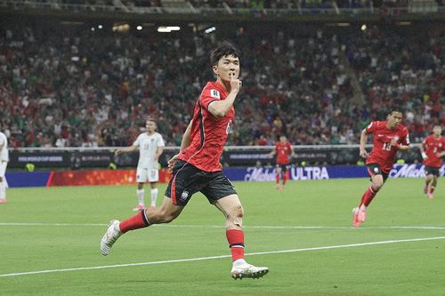 Hwang In-beom là người hùng trận đấu. Ảnh: KFA