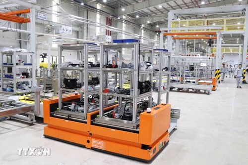 Nhà máy của Công ty Kim Long Motor Huế sản xuất động cơ. (Ảnh: Nguyên Lý/TTXVN)