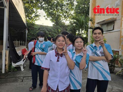 Thí sinh tại TP Hồ Chí Minh với tinh thần thoải mái, tự tin bước vào môn thi tự chọn.