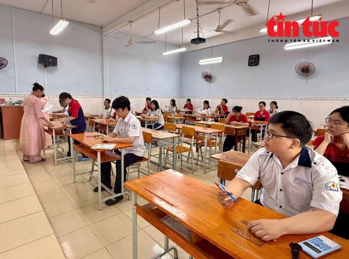 Ổn định phòng thi để sẵn sàng làm bài.