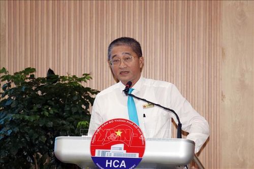 TS. Phan Hải Hồ, Trưởng khoa Nhà nước và pháp luật (Học viện Cán bộ Thành phố Hồ Chí Minh) báo cáo đề đẫn Hội thảo.