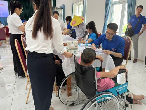 Nhiều người bệnh tâm thần nặng lại mắc các bệnh khác được khám bệnh chu đáo.