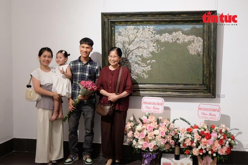Triển lãm là điểm hẹn cuối tuần cho nhiều gia đình Thủ đô.
