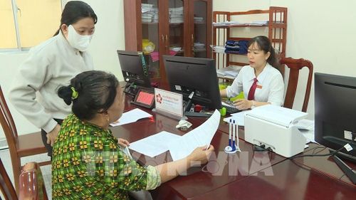 TP. Hồ Chí Minh rút ngắn thời gian giải quyết thủ tục đất đai còn 2 - 4 giờ. Ảnh: Hữu Duyên - TTXVN