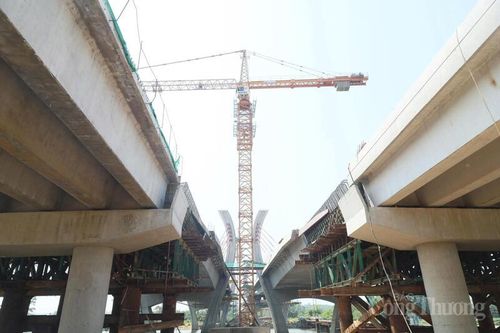 Nhiều công trình vẫn đình trệ do thiếu nguyên vật liệu, ảnh hưởng đến tiến độ giải ngân vốn đầu tư công. Ảnh: Nguyễn Dương